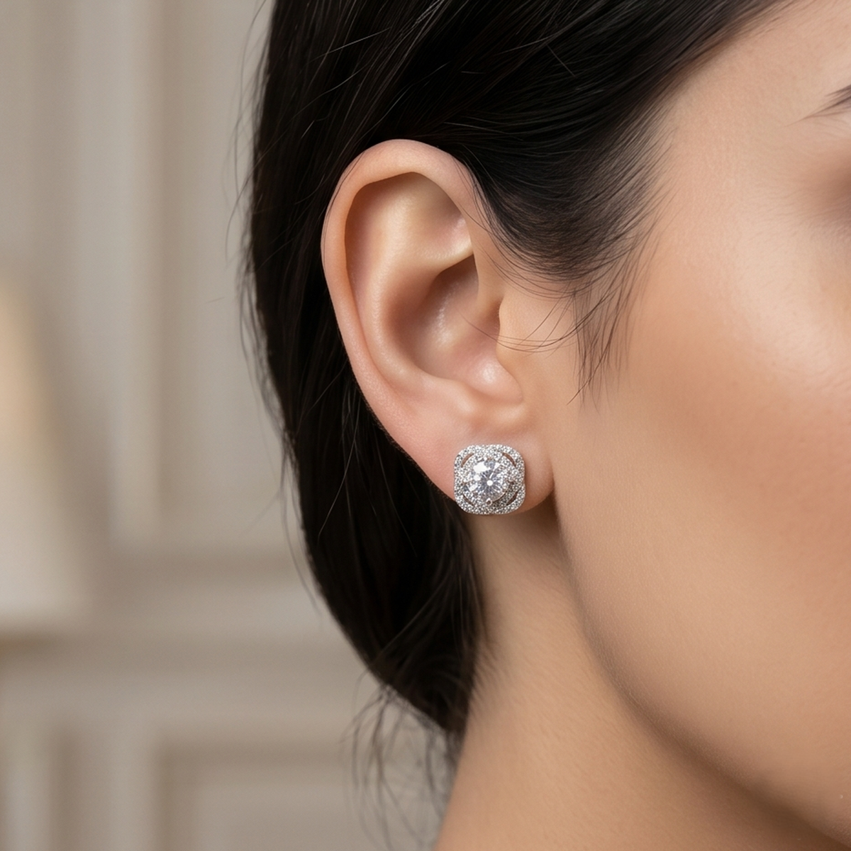 DIVYORO ROYALE CRYSTAL STUDS EARRING
