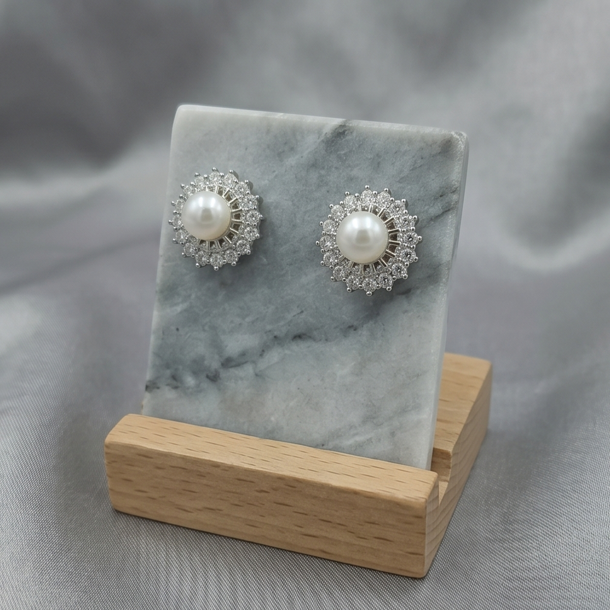 DIVYORO PRECISION SILVER EARRING
