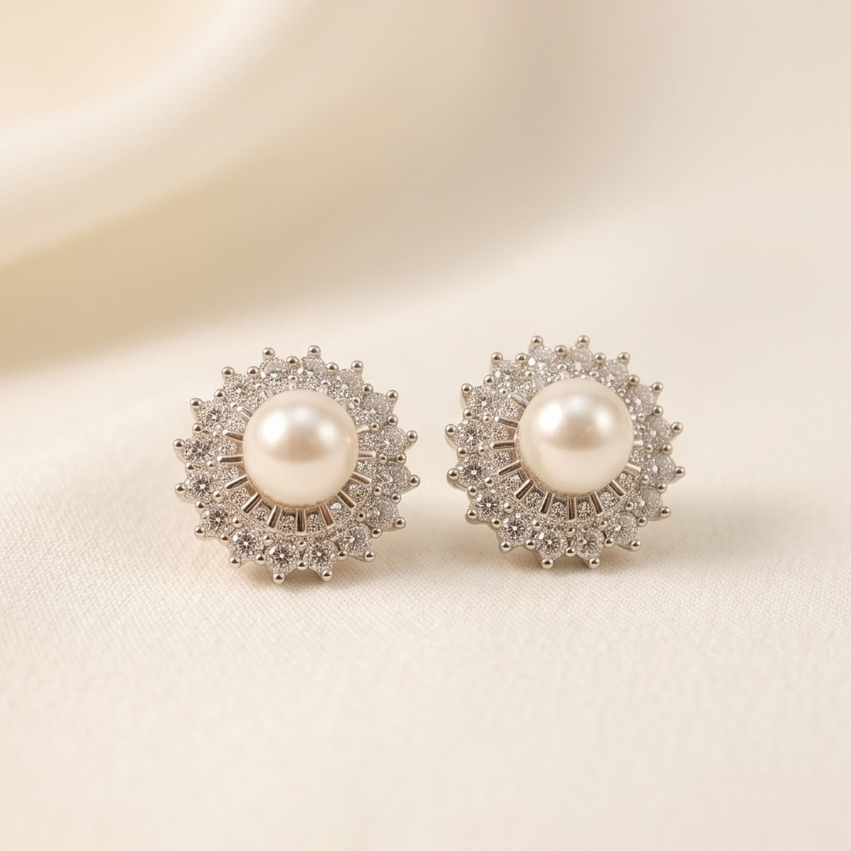 DIVYORO PRECISION SILVER EARRING