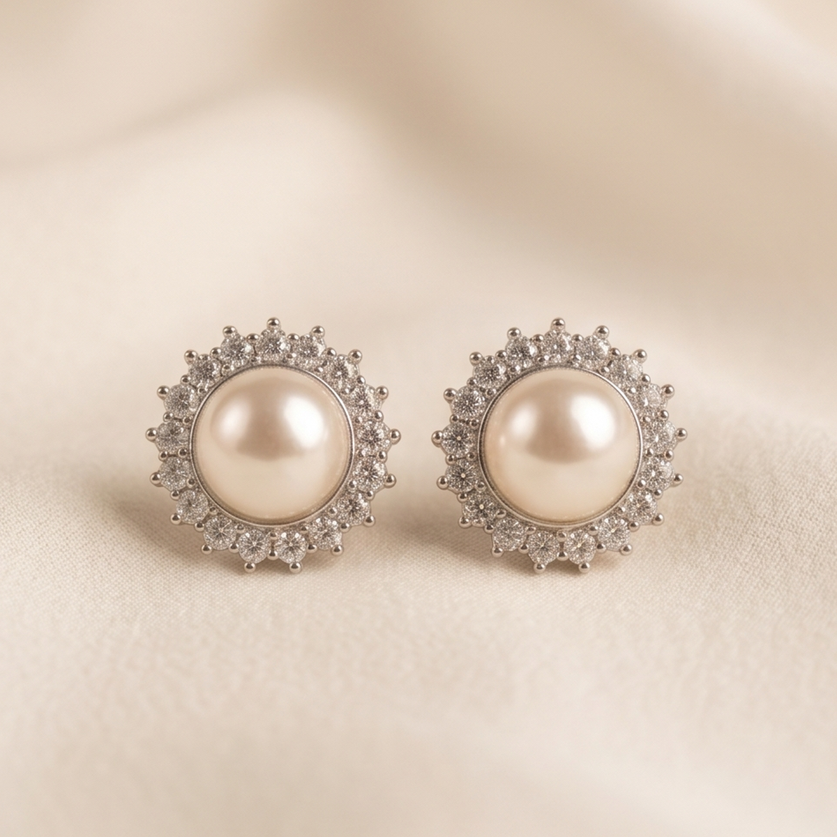 DIVYORO LUSTROUS CRYSTAL BLOOM EARRING