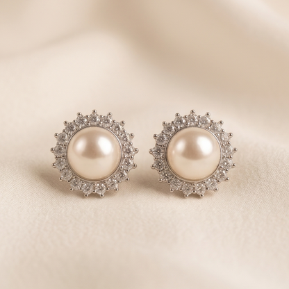 DIVYORO LUSTROUS CRYSTAL BLOOM EARRING