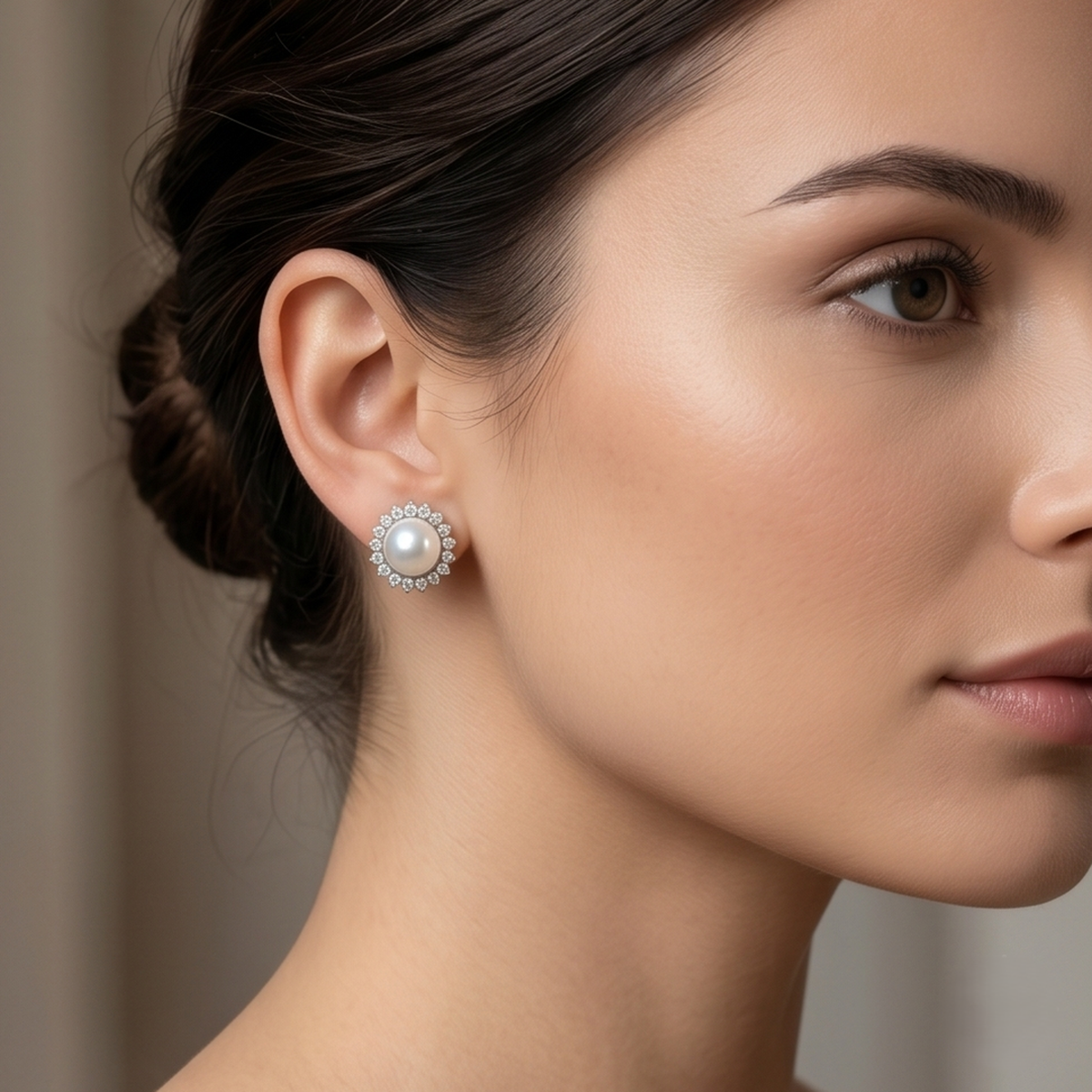 DIVYORO LUSTROUS CRYSTAL BLOOM EARRING