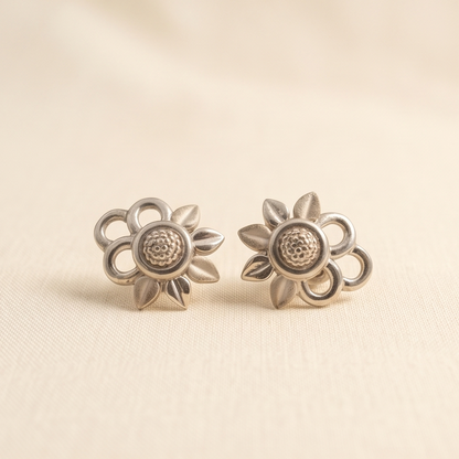 DIVYORO SILVER FLORET EARRING