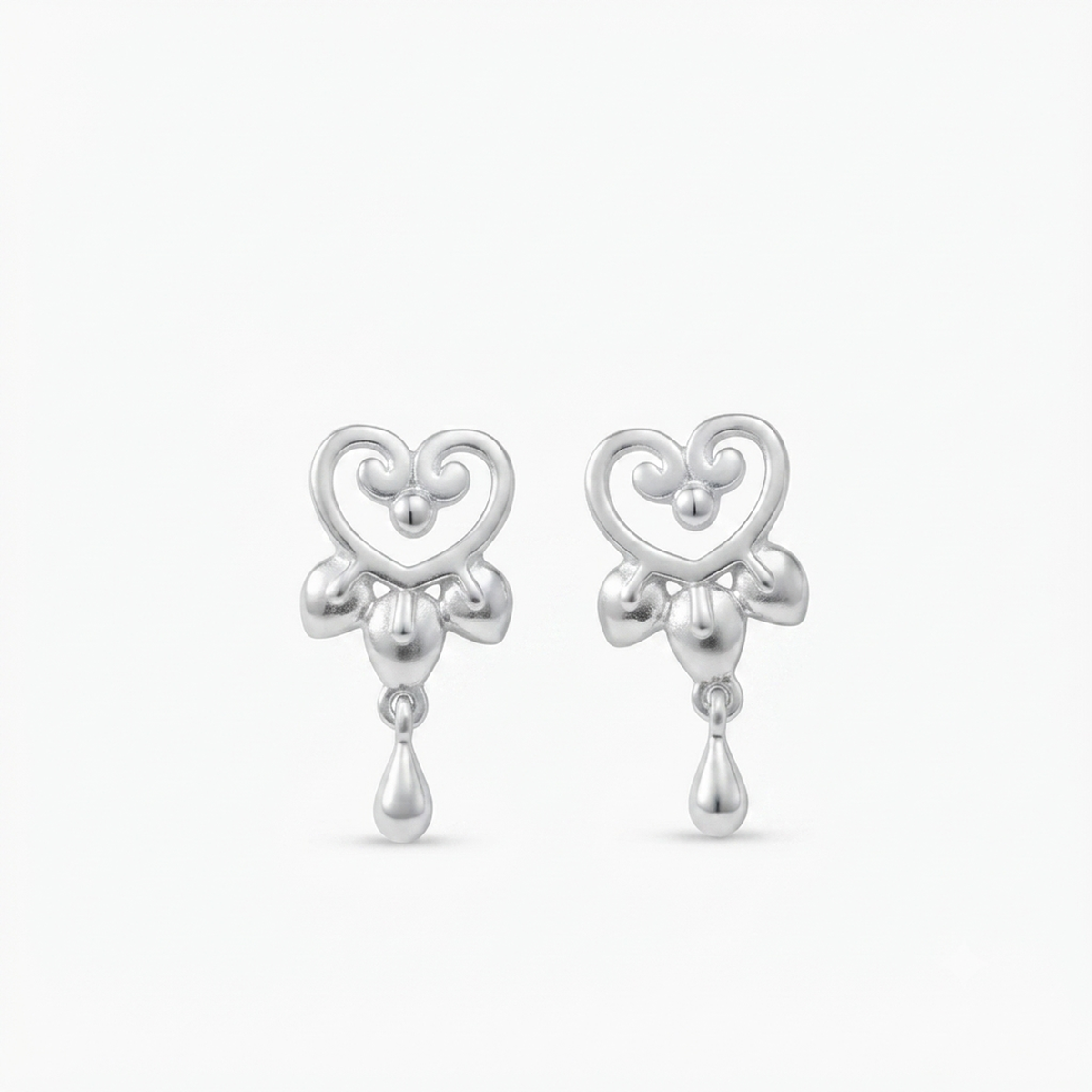 DIVYORO GRACEFUL HEART STUDS EARRING