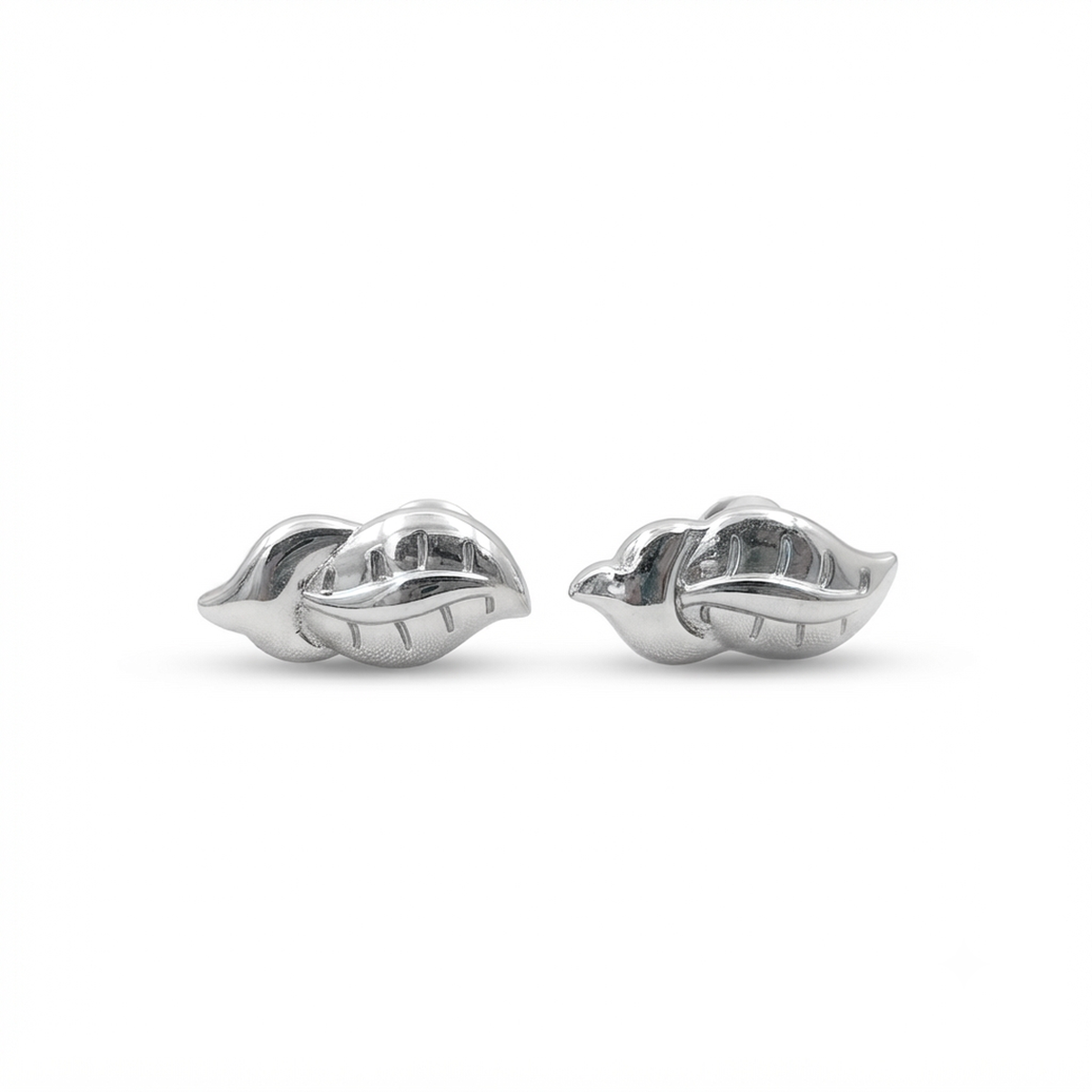 DIVYORO SLEEK LEAF ESSENCE EARRING