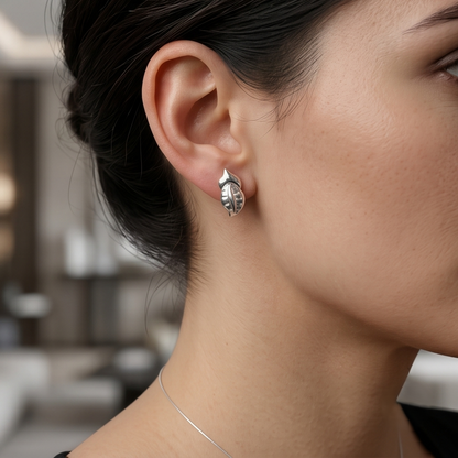 DIVYORO SLEEK LEAF ESSENCE EARRING
