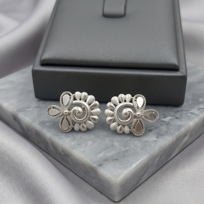 DIVYORO ORNATE SILVER SWIRL EARRING