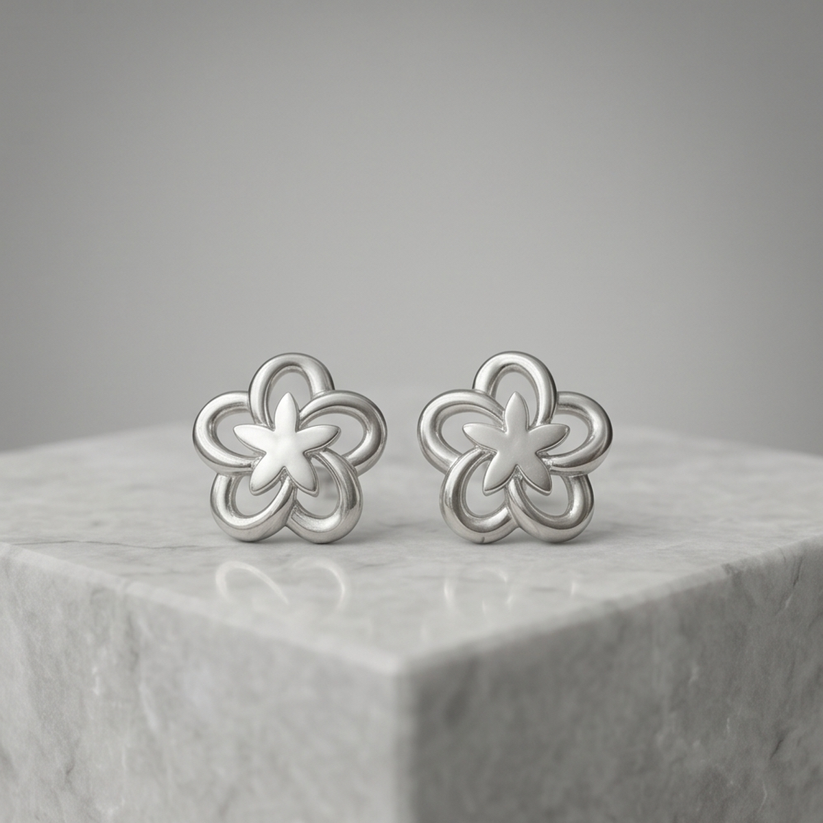 DIVYORO SILVER STAR FLOWER EARRING