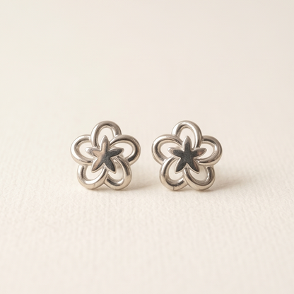 DIVYORO SILVER STAR FLOWER EARRING
