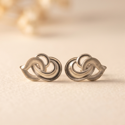 DIVYORO INTERLOCKING SILVER LOOPS EARRING