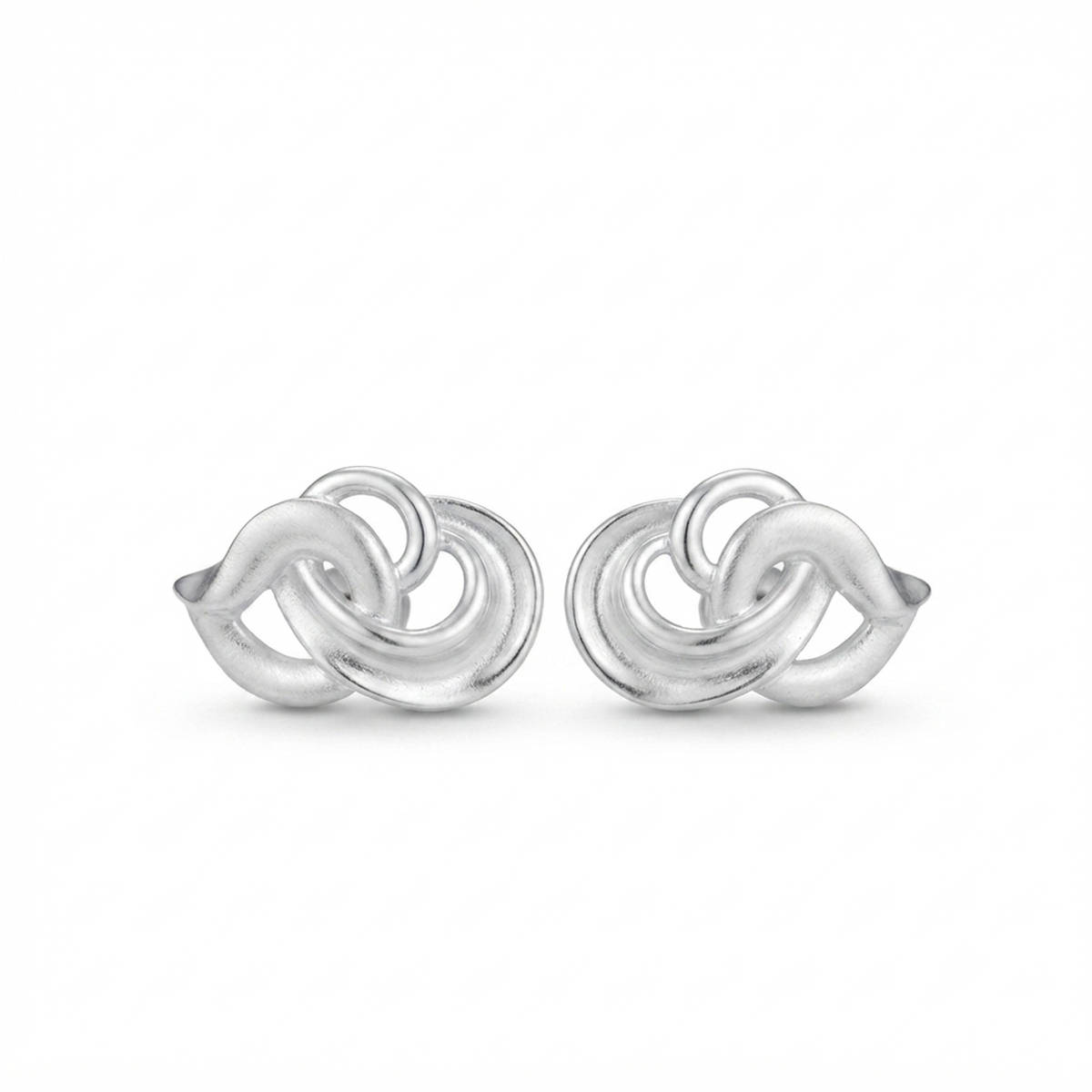 DIVYORO INTERLOCKING SILVER LOOPS EARRING