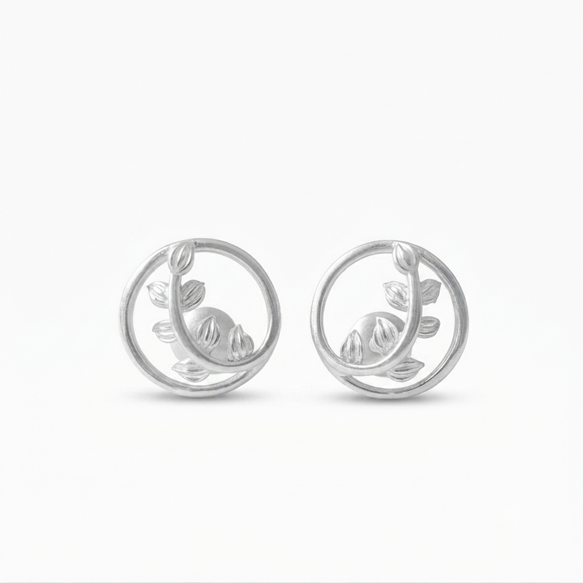 DIVYORO NATURE IN FRAME STUDS EARRING