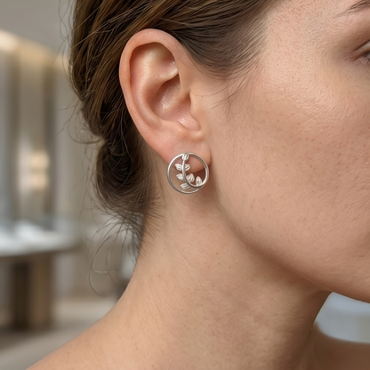 DIVYORO NATURE IN FRAME STUDS EARRING