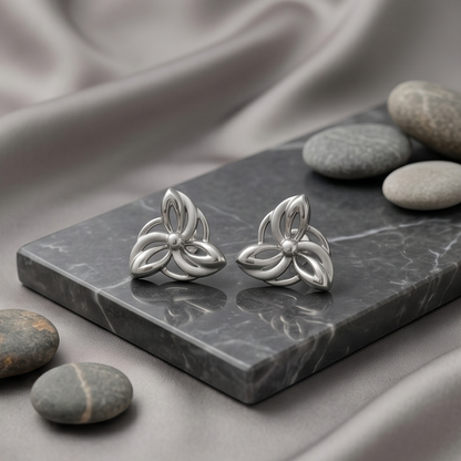 DIVYORO SCULPTED TRIO STUDS EARRING