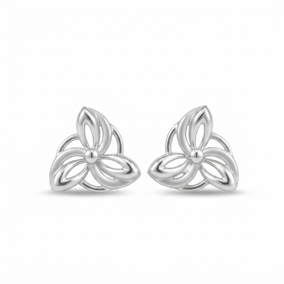 DIVYORO SCULPTED TRIO STUDS EARRING