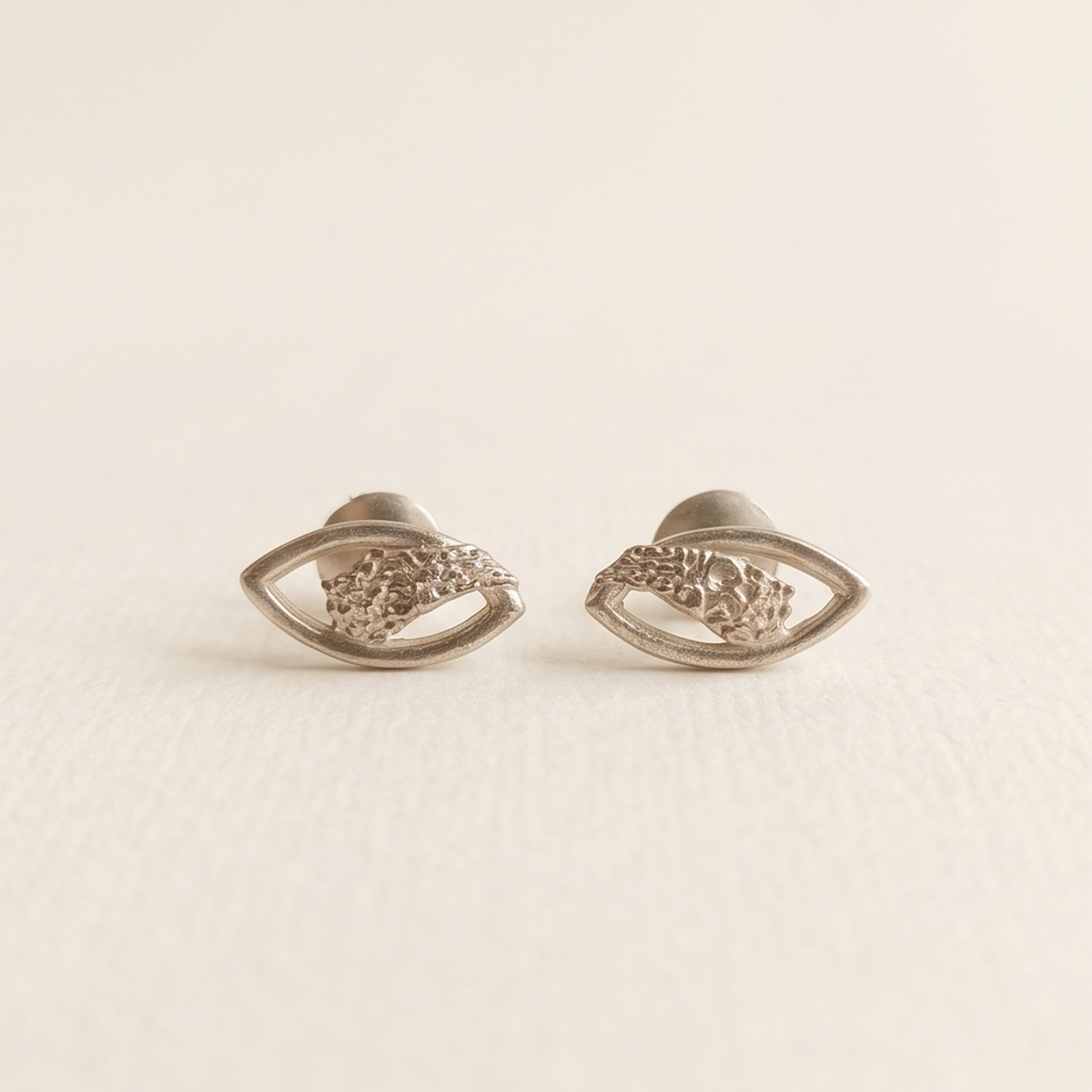 DIVYORO EVIL EYE SILVER EARRING