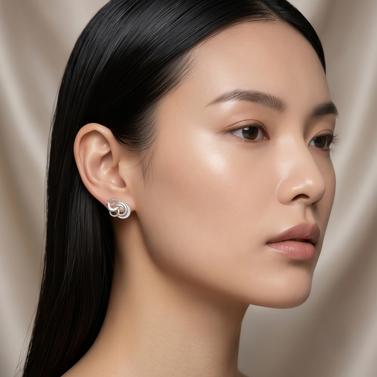 DIVYORO GRACEFUL TWIST STUDS EARRING