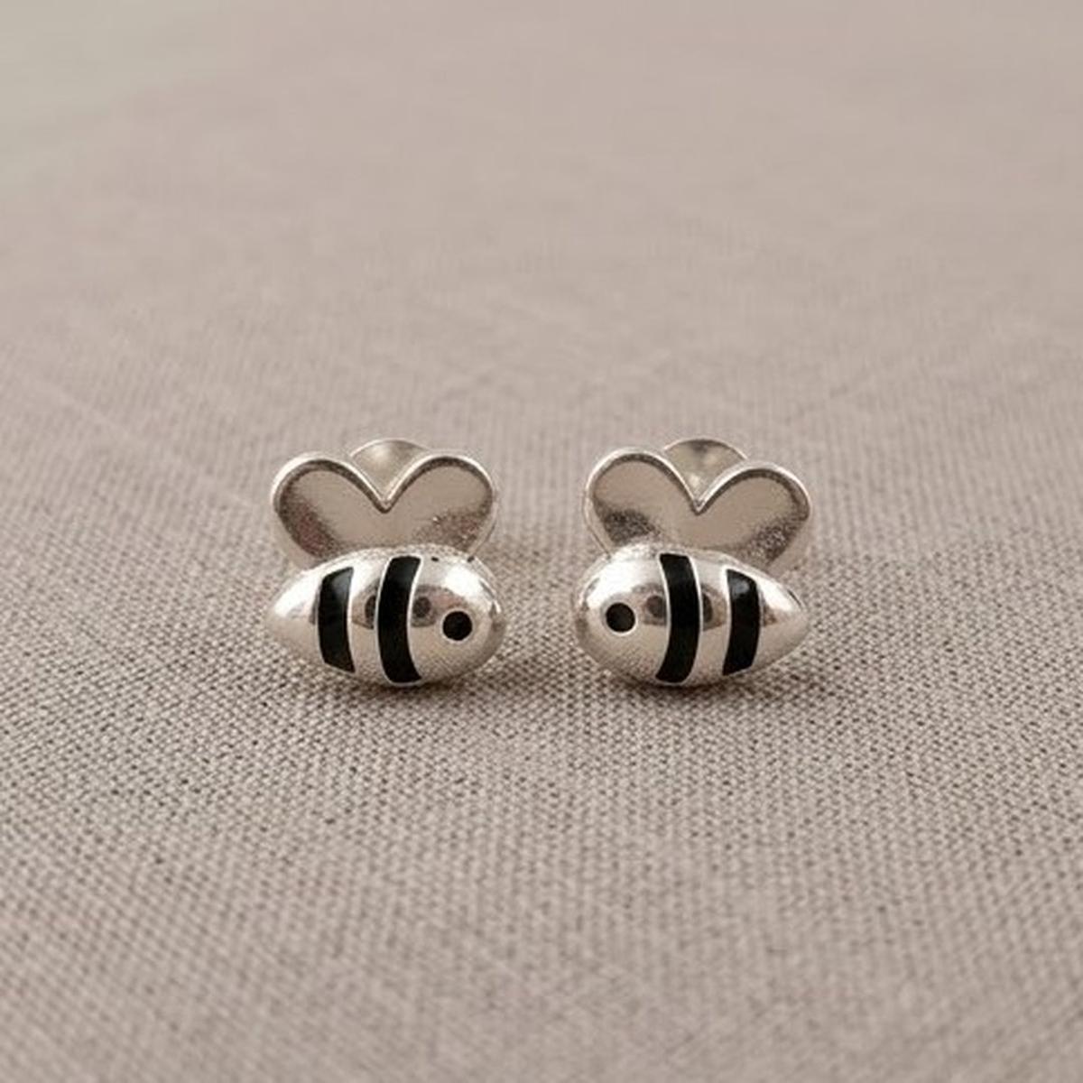 DIVYORO LITTLE HONEYBEE SILVER EARRING