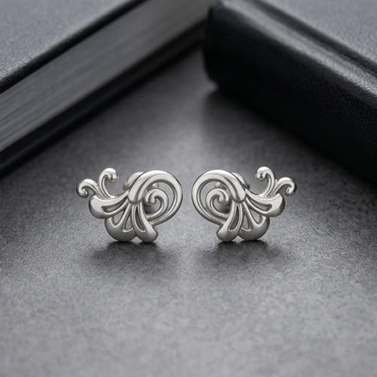 DIVYORO CELESTIAL SILVER PEAKS EARRING