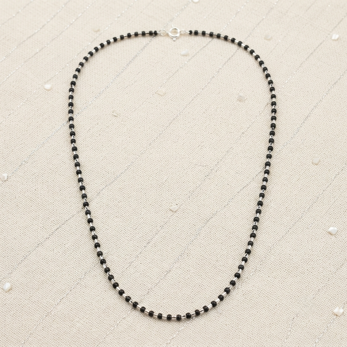 DIVYORO PETITE BLACK BEAD CHAIN