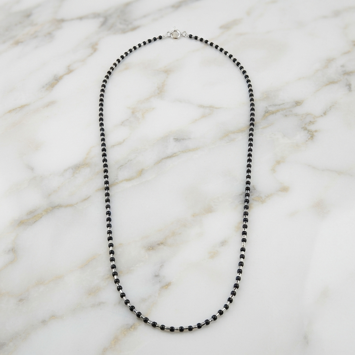 DIVYORO PETITE BLACK BEAD CHAIN
