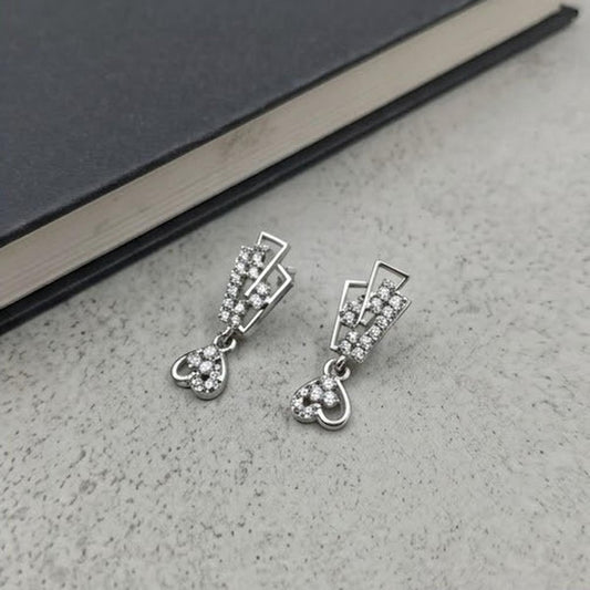 DIVYORO CRYSTAL CASCADE HEART EARRING