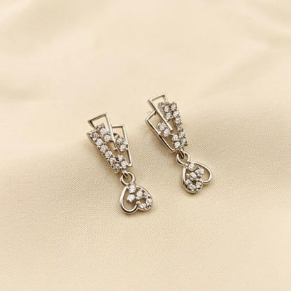 DIVYORO CRYSTAL CASCADE HEART EARRING