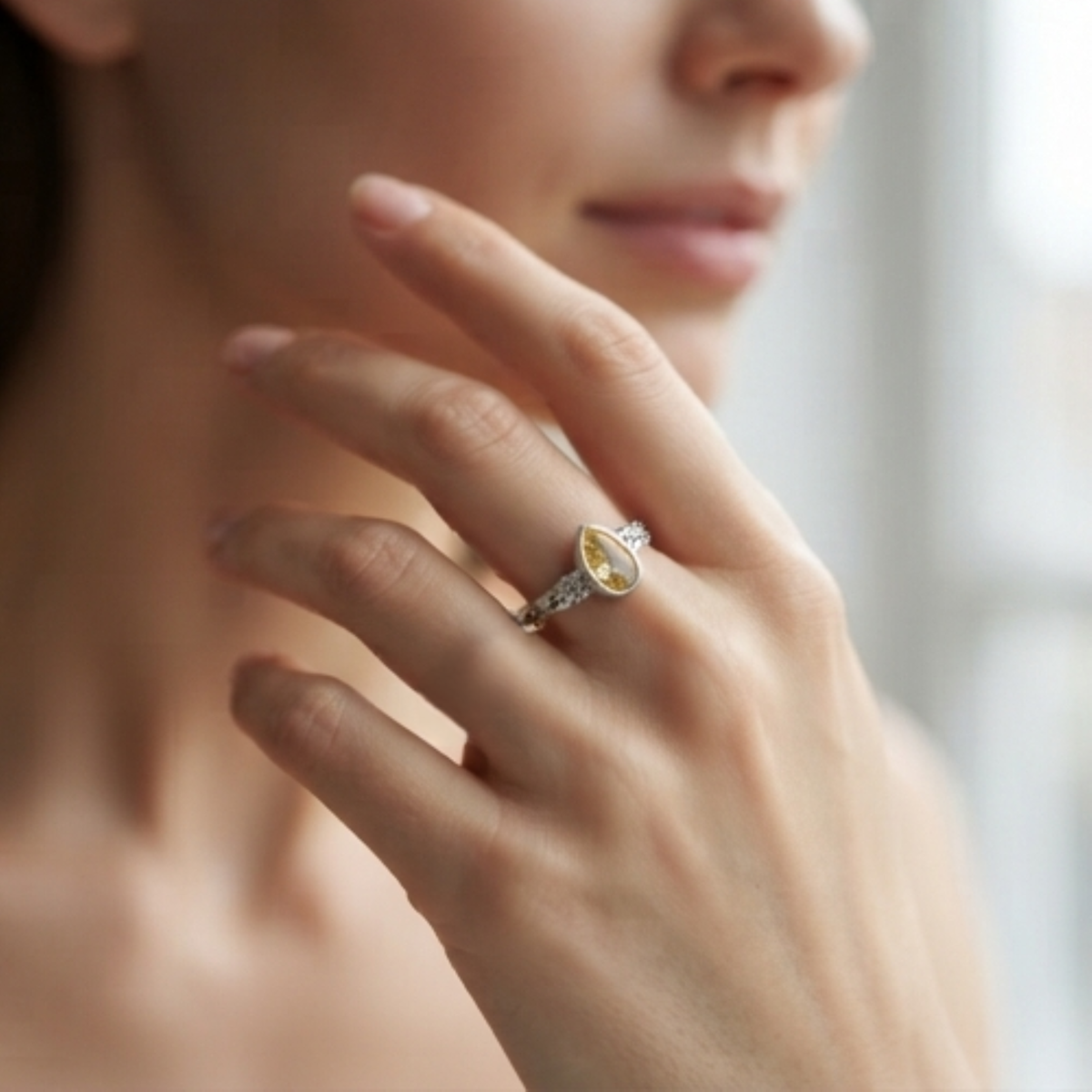 DIVYORO ETHEREAL RING
