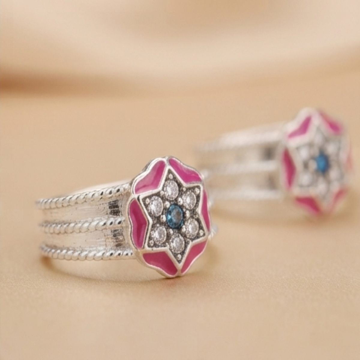 DIVYORO STAR-PATTERN TOE RING