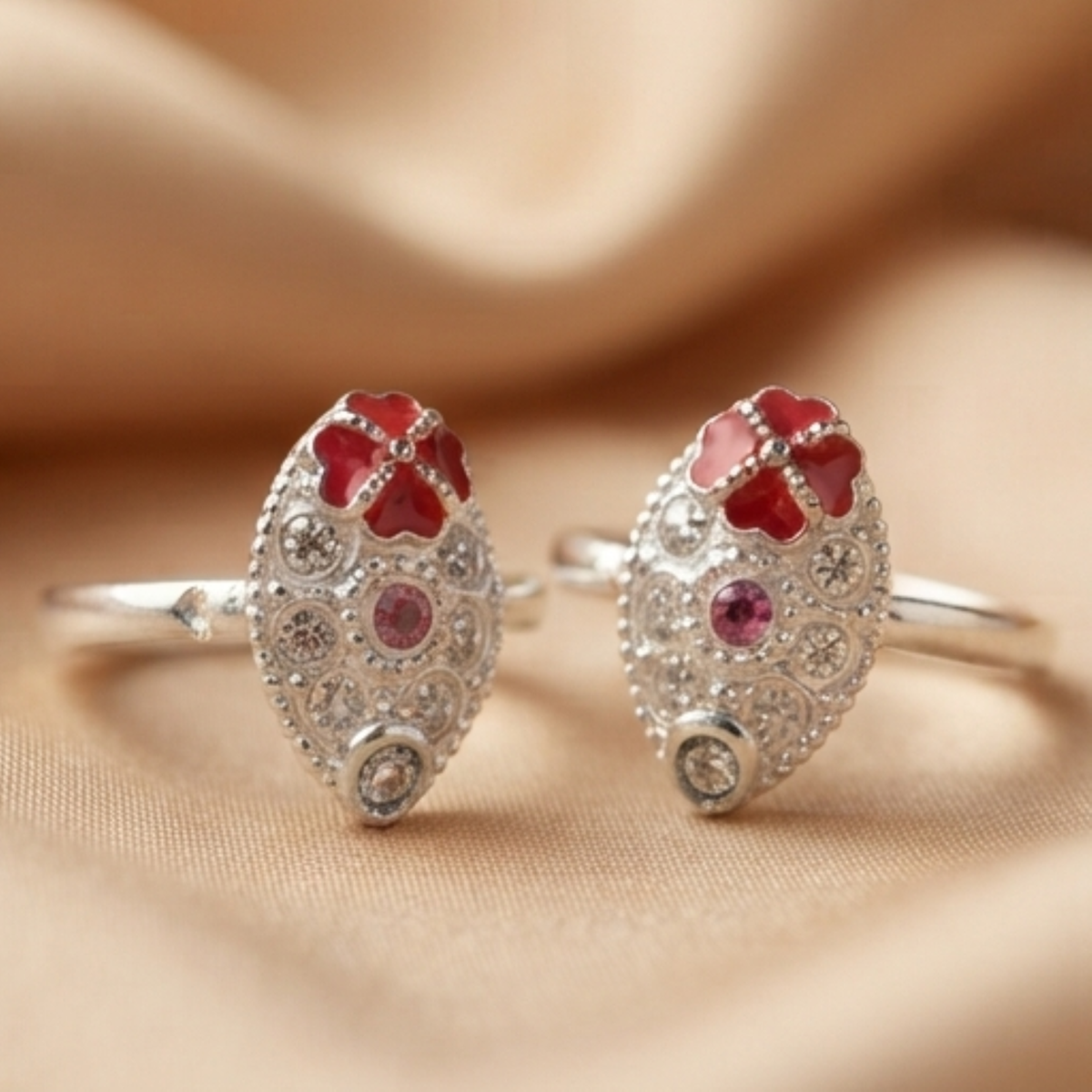 DIVYORO EMBELLISHED TOE RING
