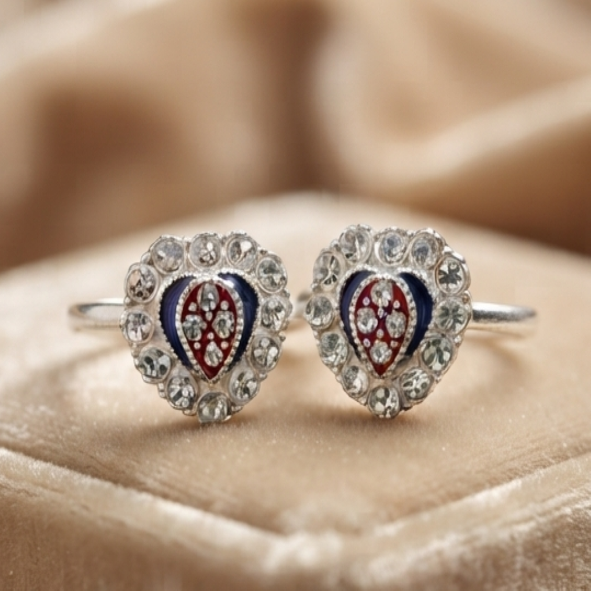 DIVYORO SILVER HEART BLOSSOM TOE RING