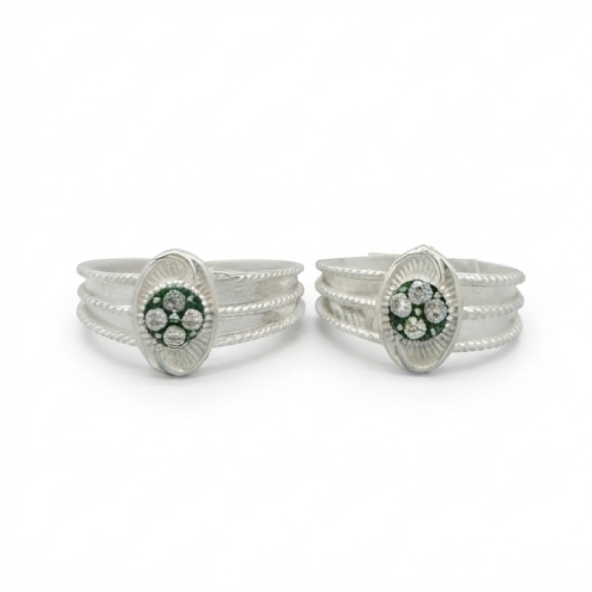 DIVYORO CLASSIC OVAL FLORAL TOE RING