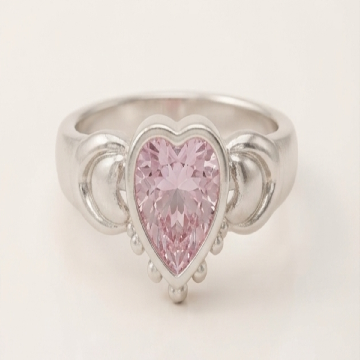 DIVYORO CRIMSON BLOOM RING