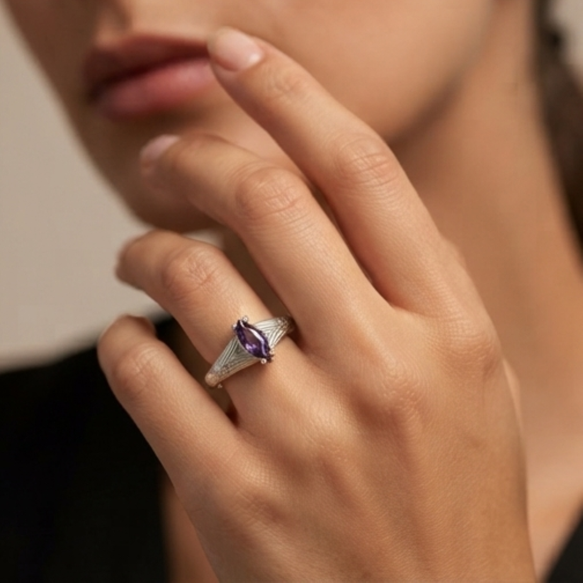 DIVYORO MARQUISE RING