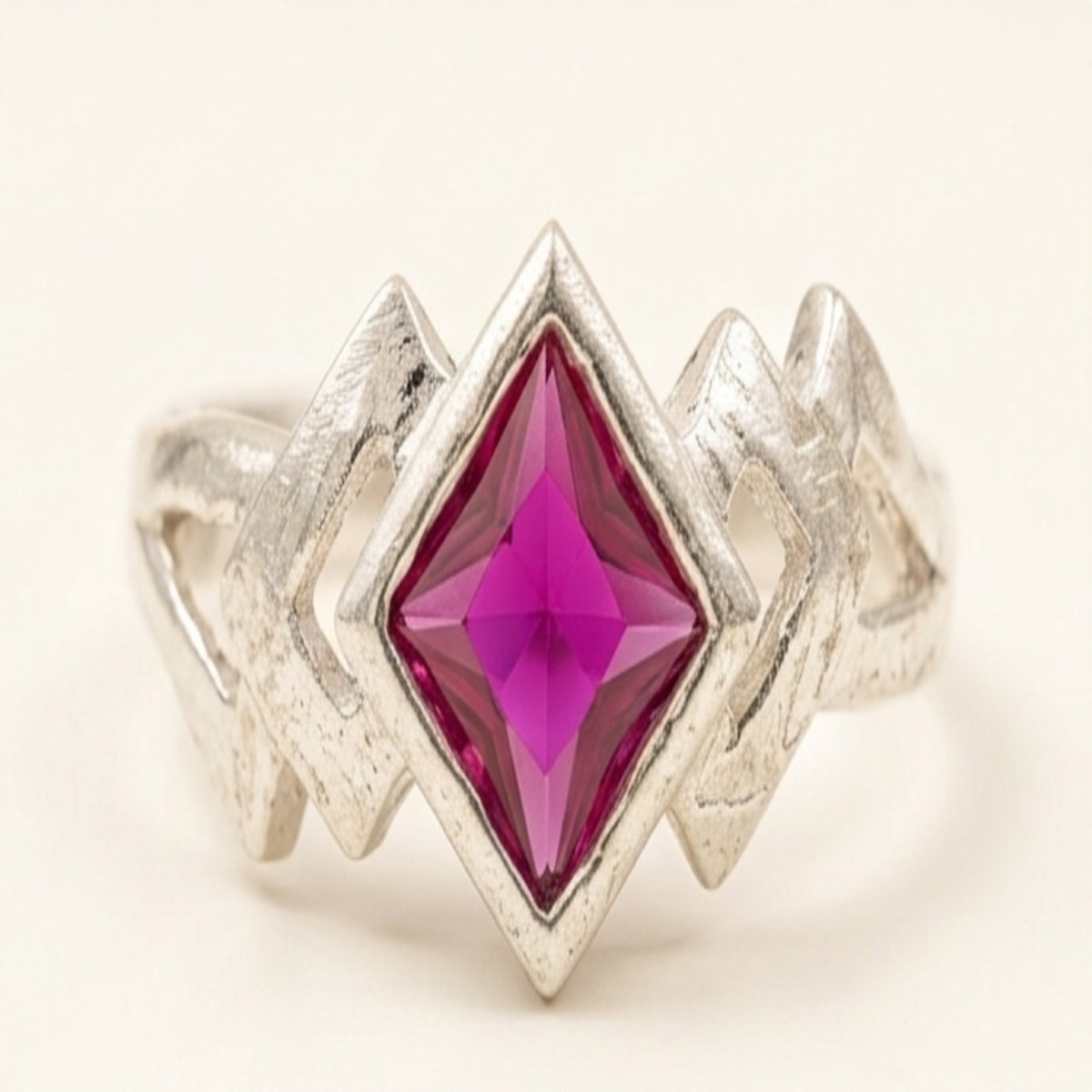 DIVYORO FUCHSIA PEAK RING