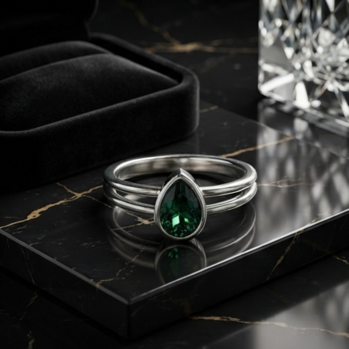 DIVYORO EMERALD SPLIT