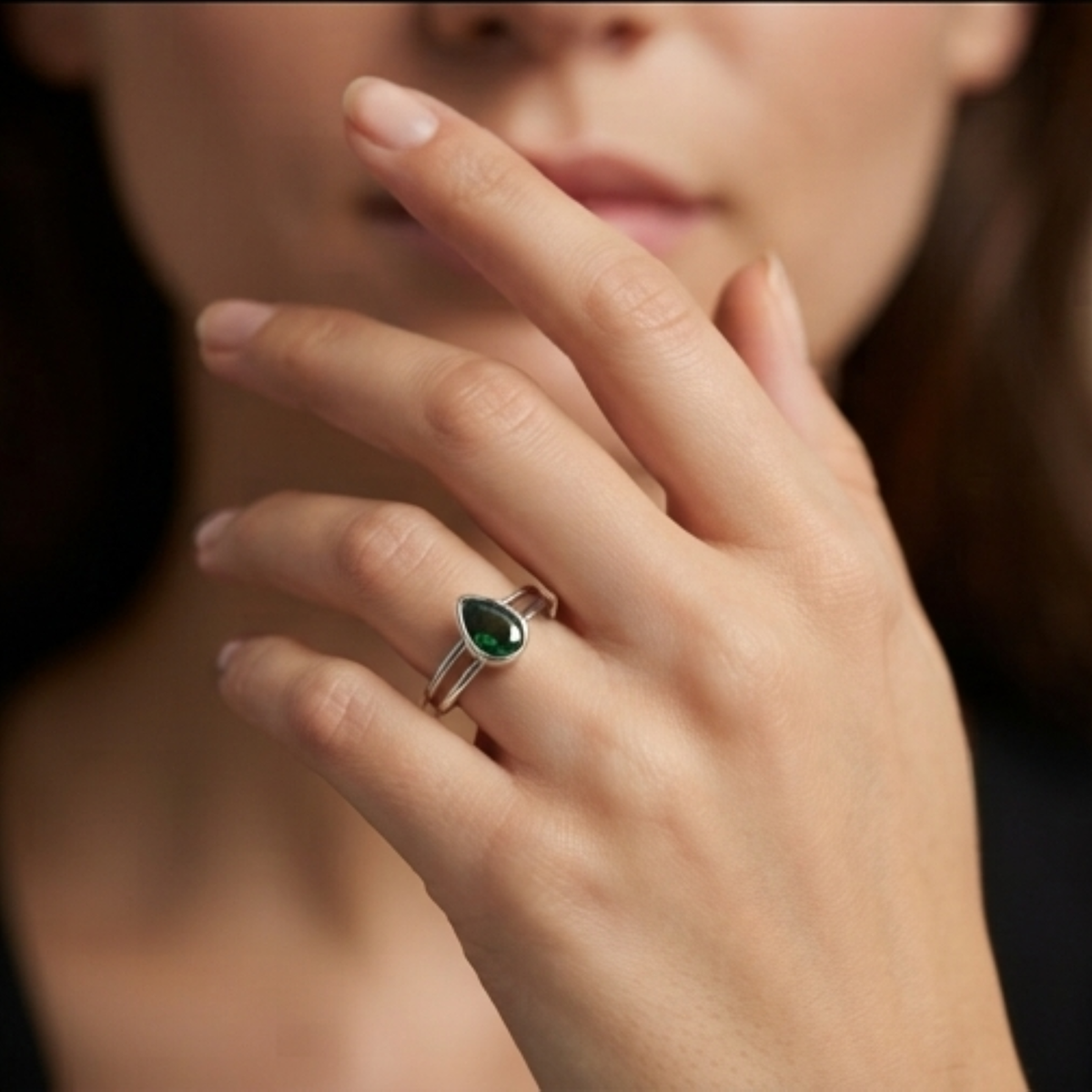 DIVYORO EMERALD SPLIT