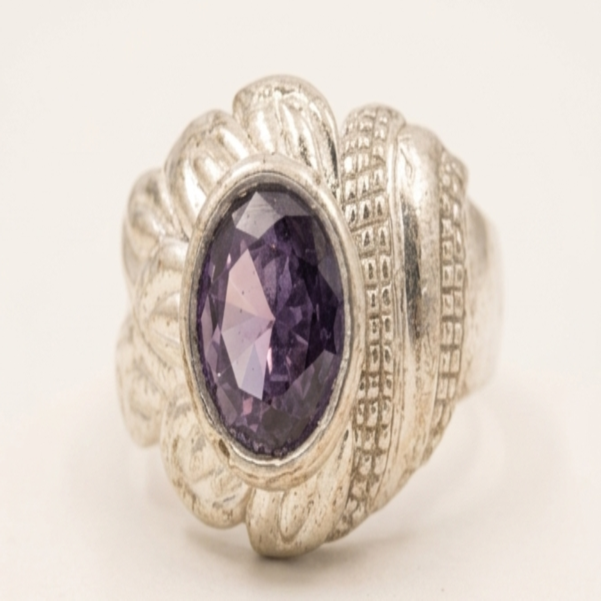 DIVYORO AMETHYST CROWN RING