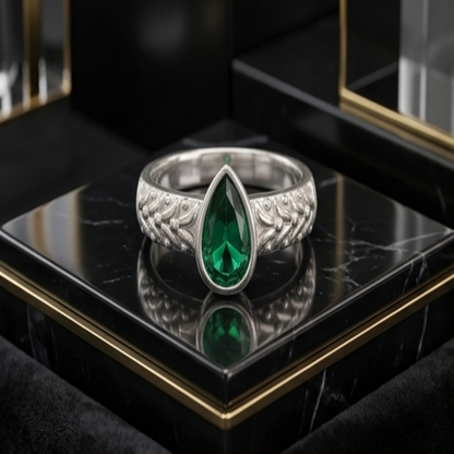 DIVYORO AURORA PEAR RING