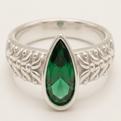 DIVYORO AURORA PEAR RING