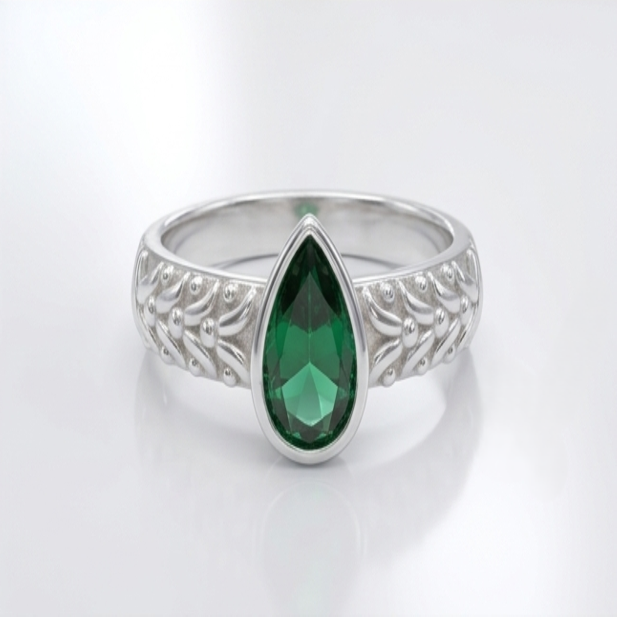 DIVYORO AURORA PEAR RING
