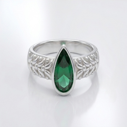 DIVYORO AURORA PEAR RING