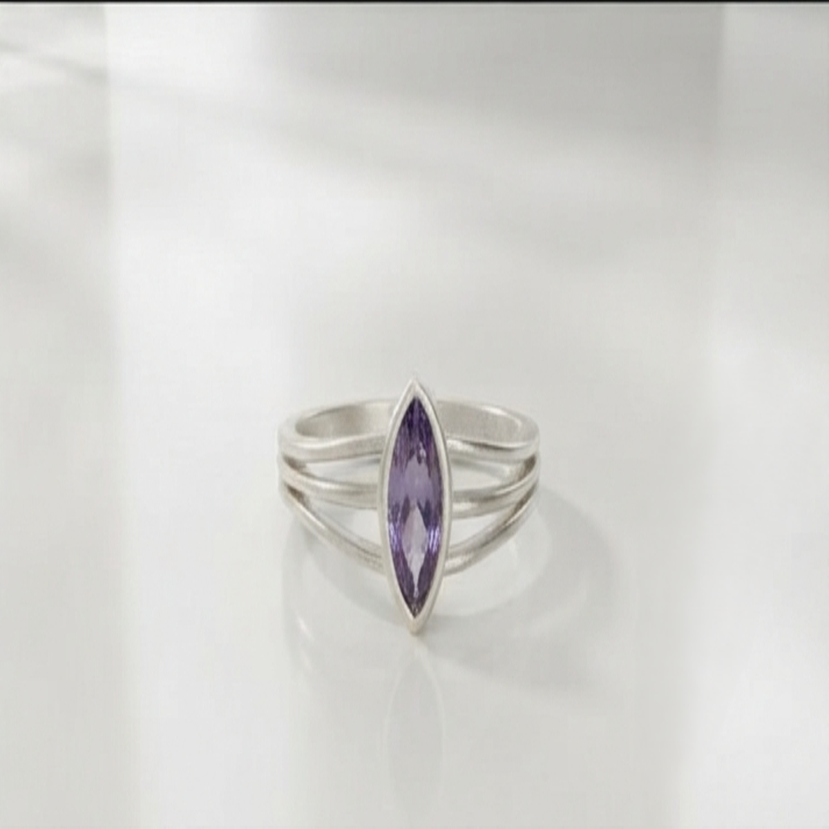 DIVYORO TRIPLE BAND RING