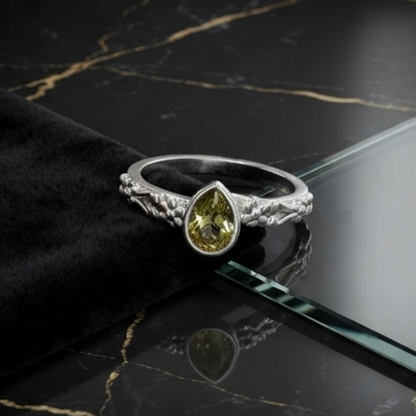 DIVYORO OLIVE RADIANCE RING
