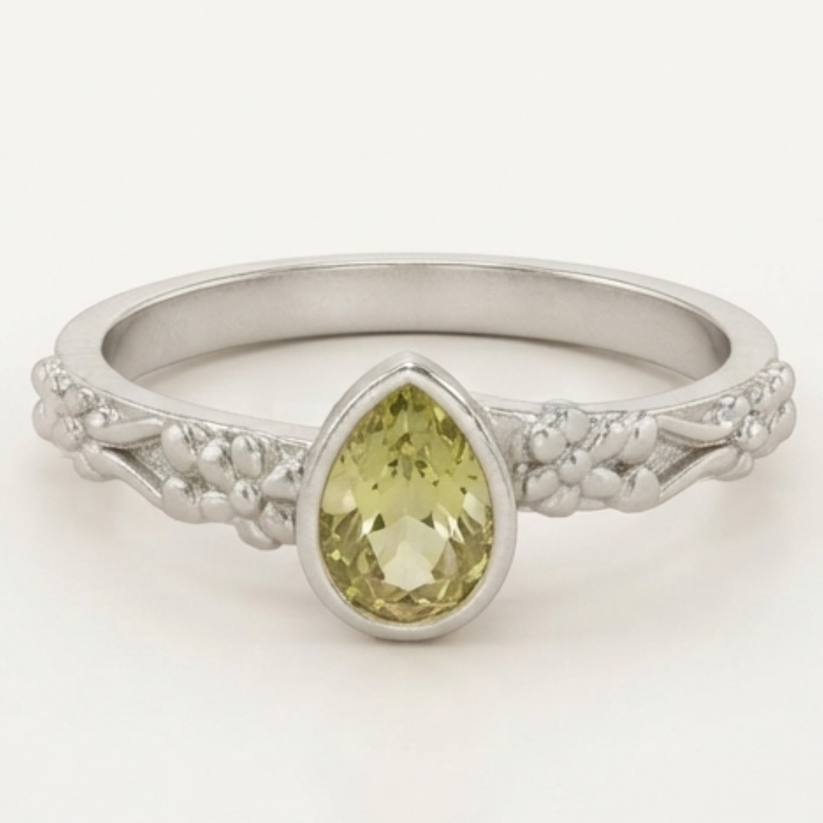 DIVYORO OLIVE RADIANCE RING