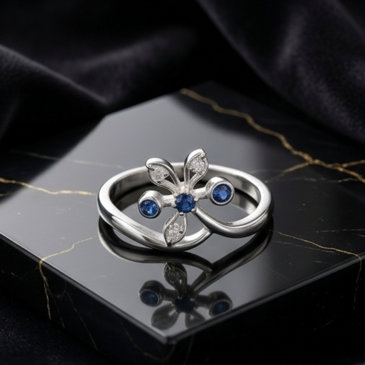DIVYORO SAPPHIRE BLOOM RING