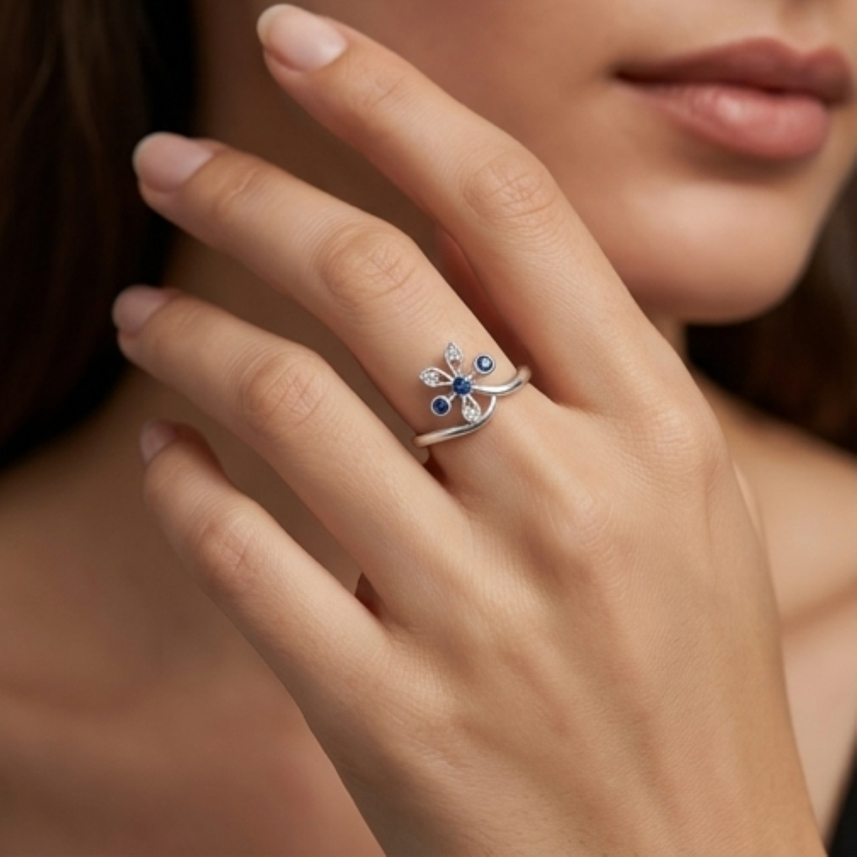DIVYORO SAPPHIRE BLOOM RING