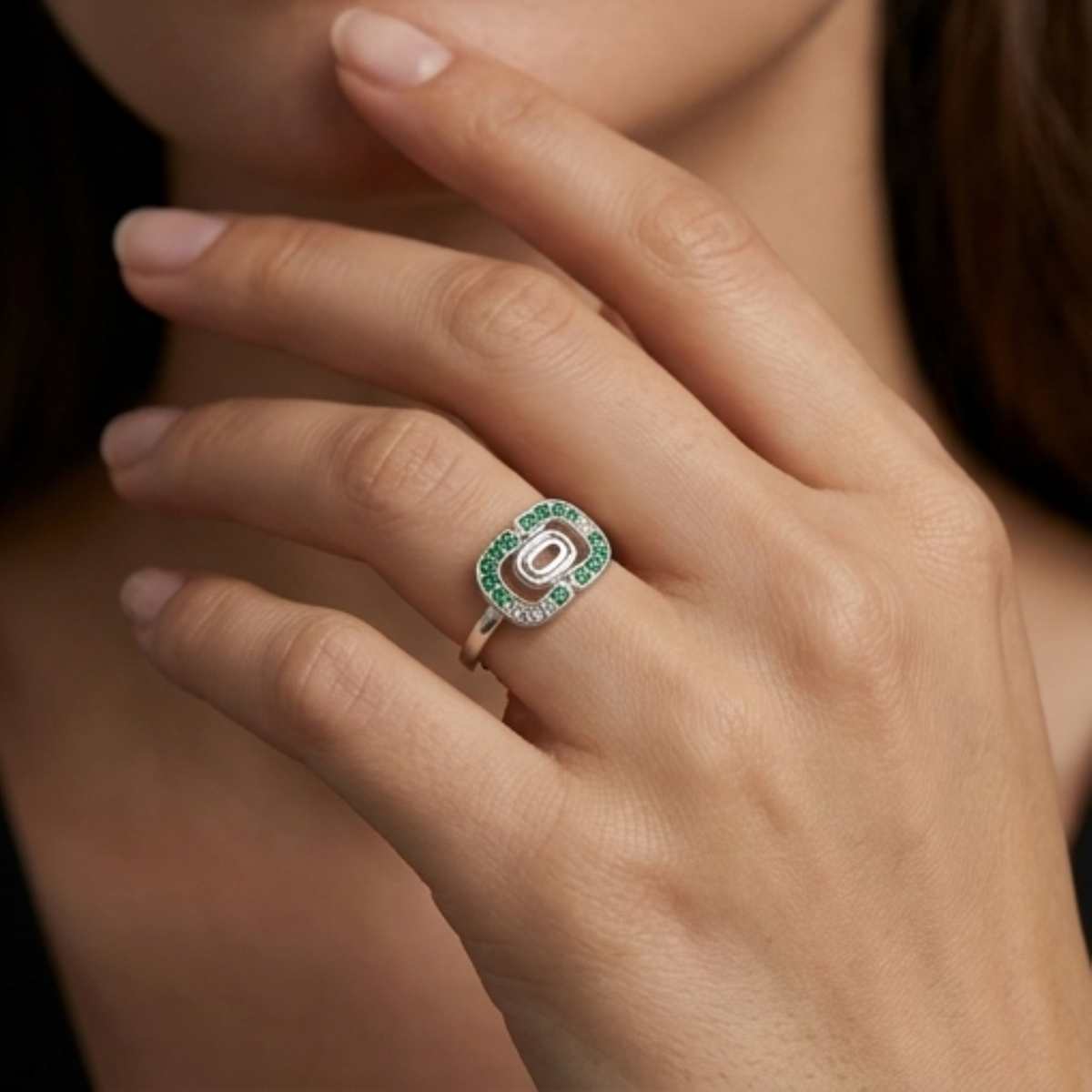 DIVYORO EMERALD DECO RING