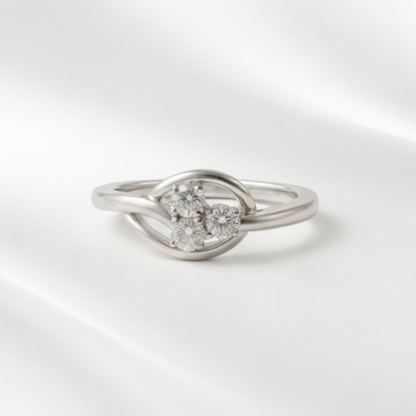 DIVYORO TRINITY CLUSTER RING