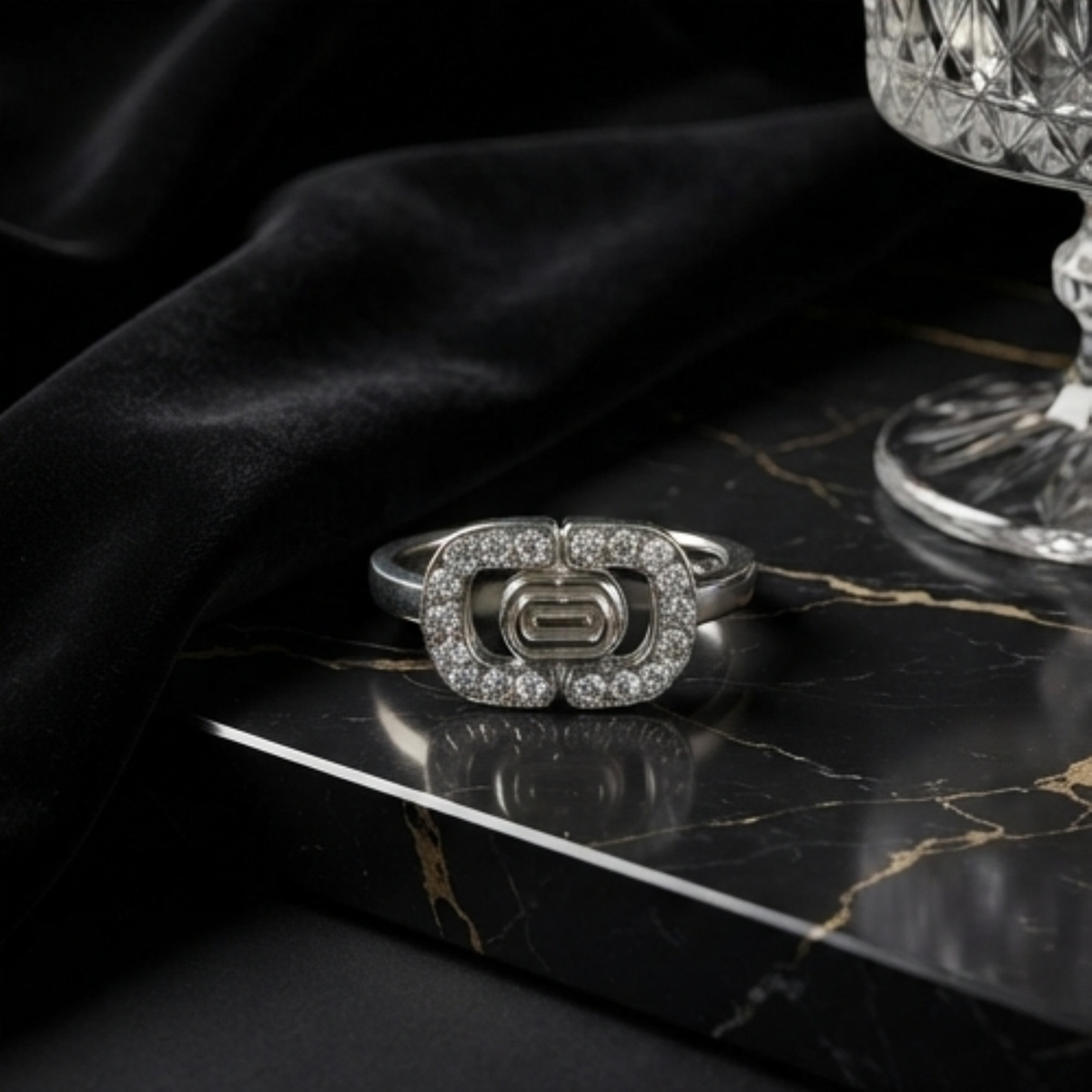 DIVYORO ETERNITY HOOPS RING